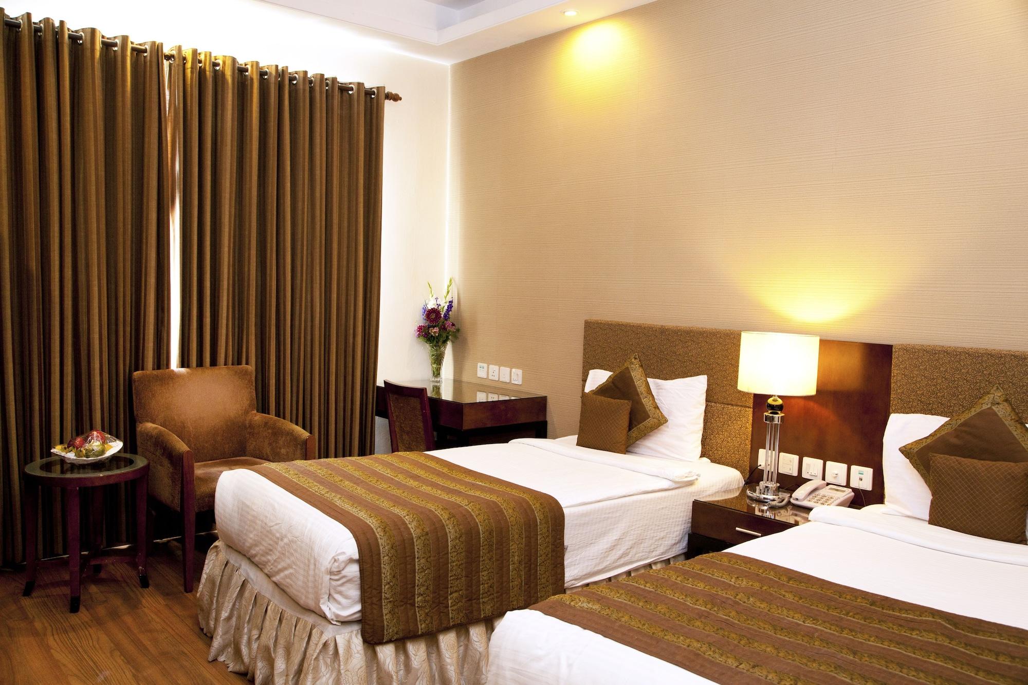 Alpina Hotels & Suites New Delhi Bagian luar foto