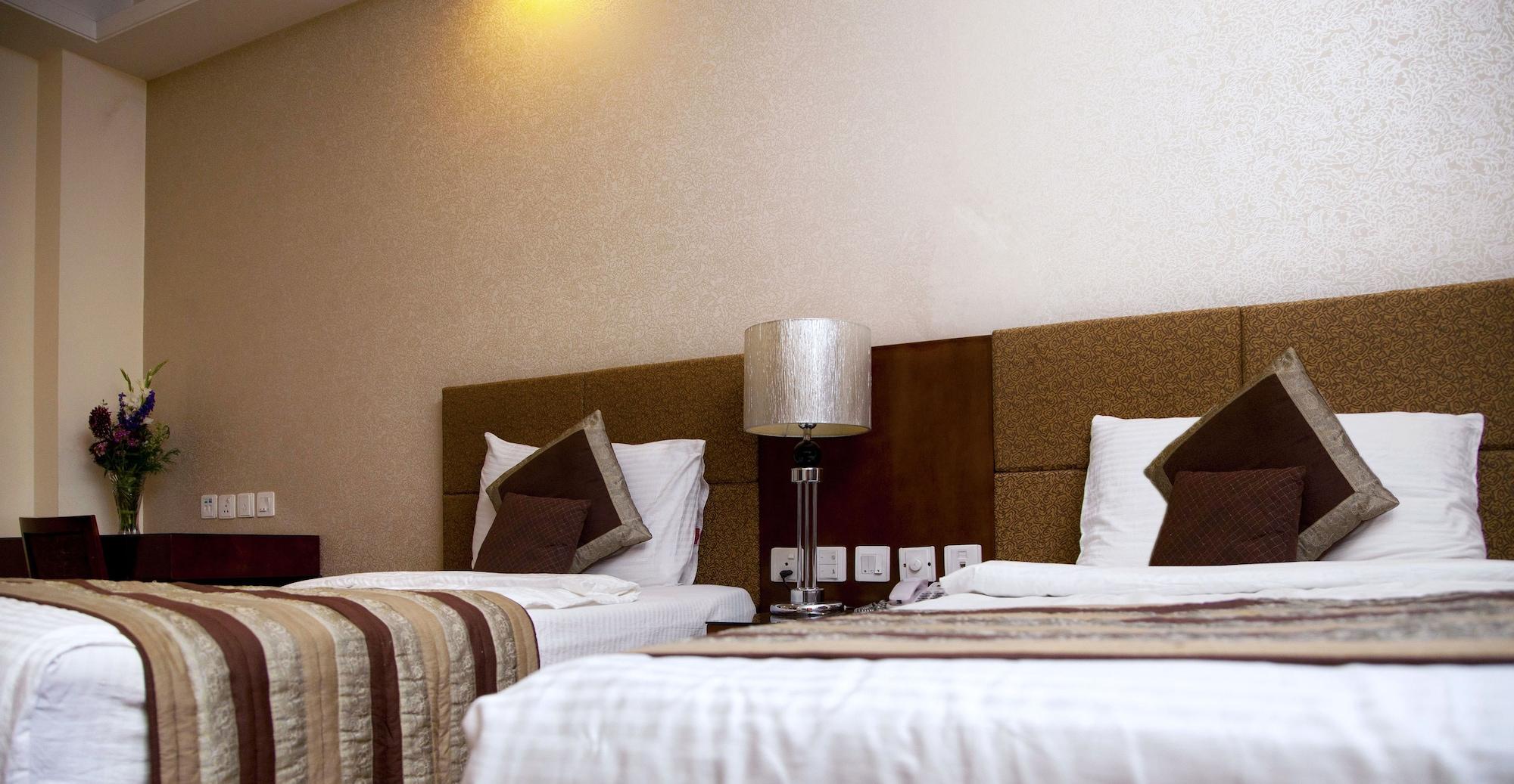 Alpina Hotels & Suites New Delhi Bagian luar foto