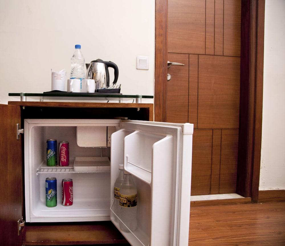Alpina Hotels & Suites New Delhi Bagian luar foto