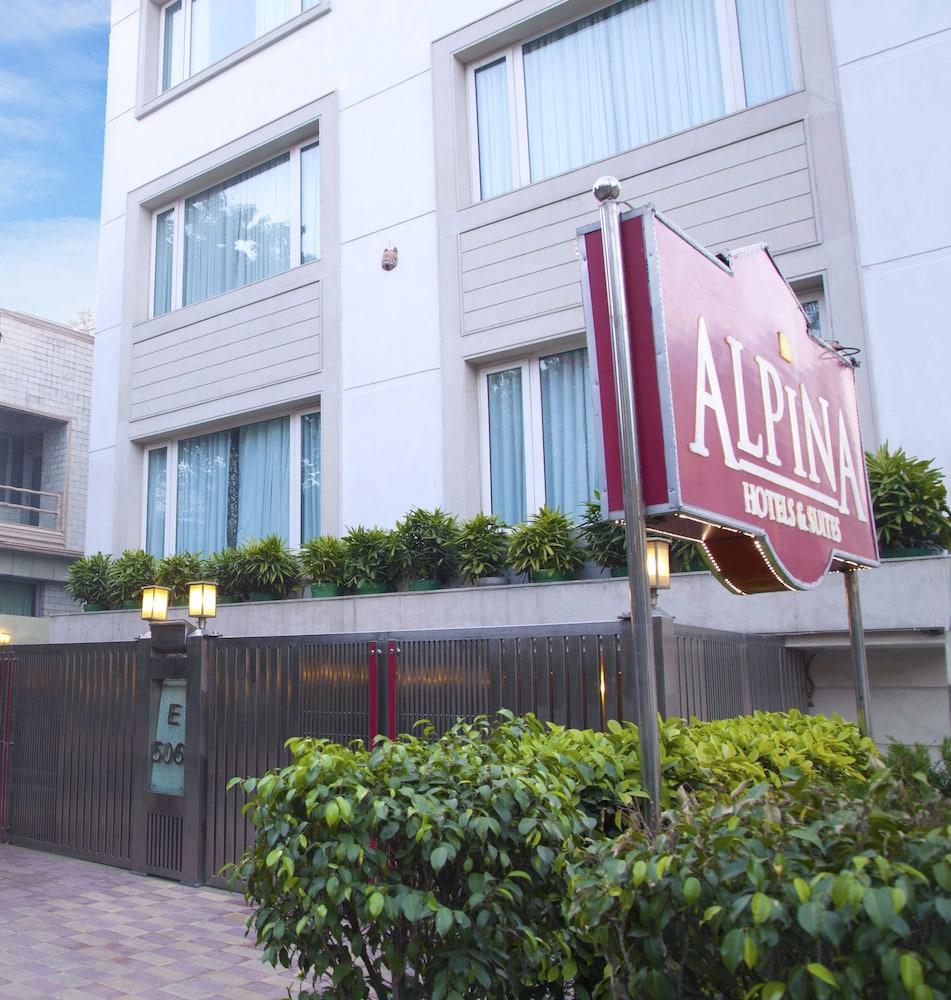 Alpina Hotels & Suites New Delhi Bagian luar foto