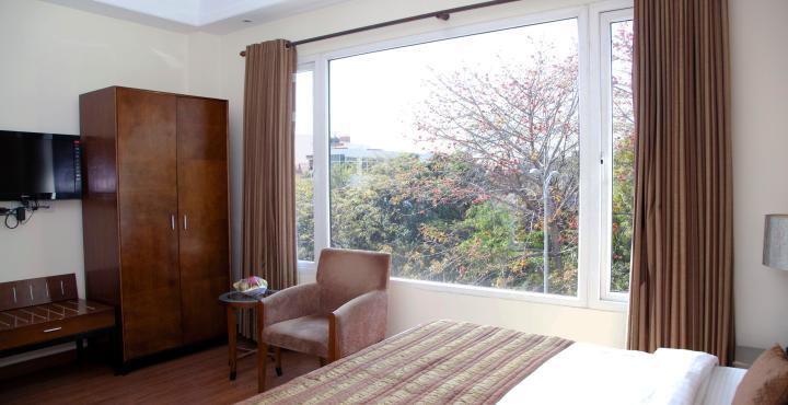 Alpina Hotels & Suites New Delhi Bagian luar foto