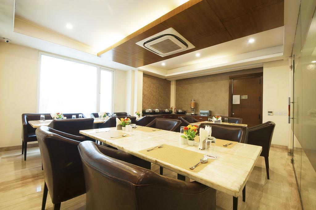 Alpina Hotels & Suites New Delhi Bagian luar foto
