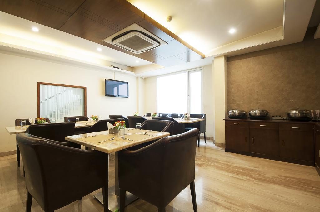 Alpina Hotels & Suites New Delhi Bagian luar foto