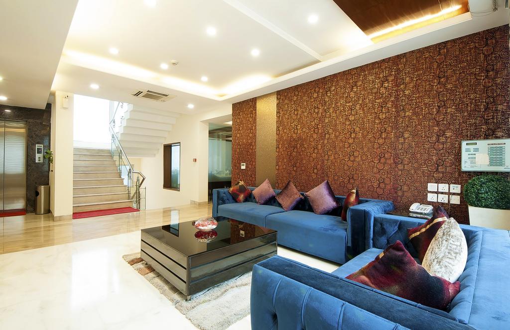 Alpina Hotels & Suites New Delhi Bagian luar foto