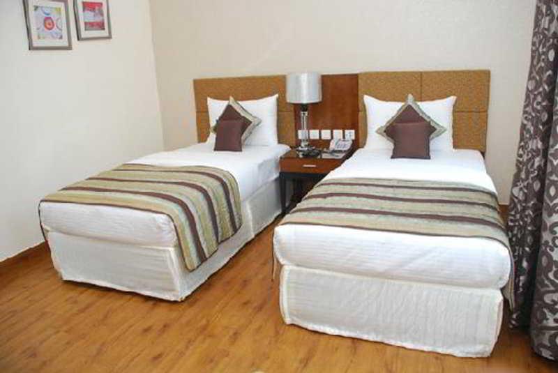 Alpina Hotels & Suites New Delhi Bagian luar foto