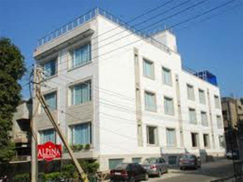 Alpina Hotels & Suites New Delhi Bagian luar foto