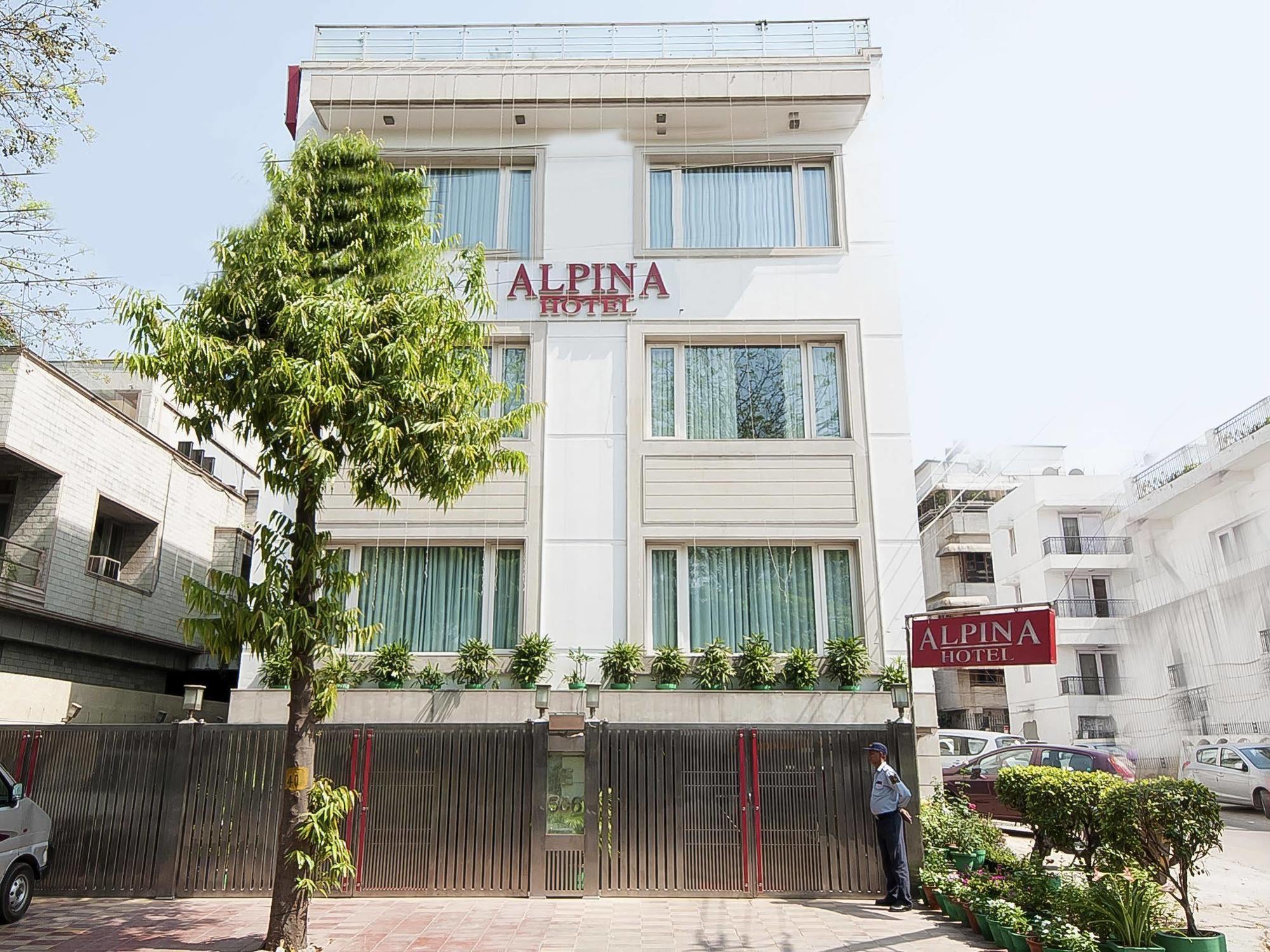 Alpina Hotels & Suites New Delhi Bagian luar foto