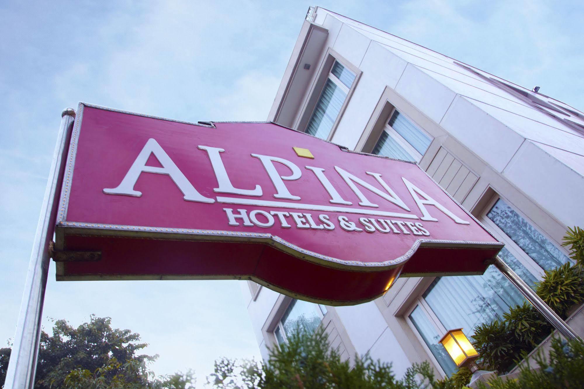 Alpina Hotels & Suites New Delhi Bagian luar foto