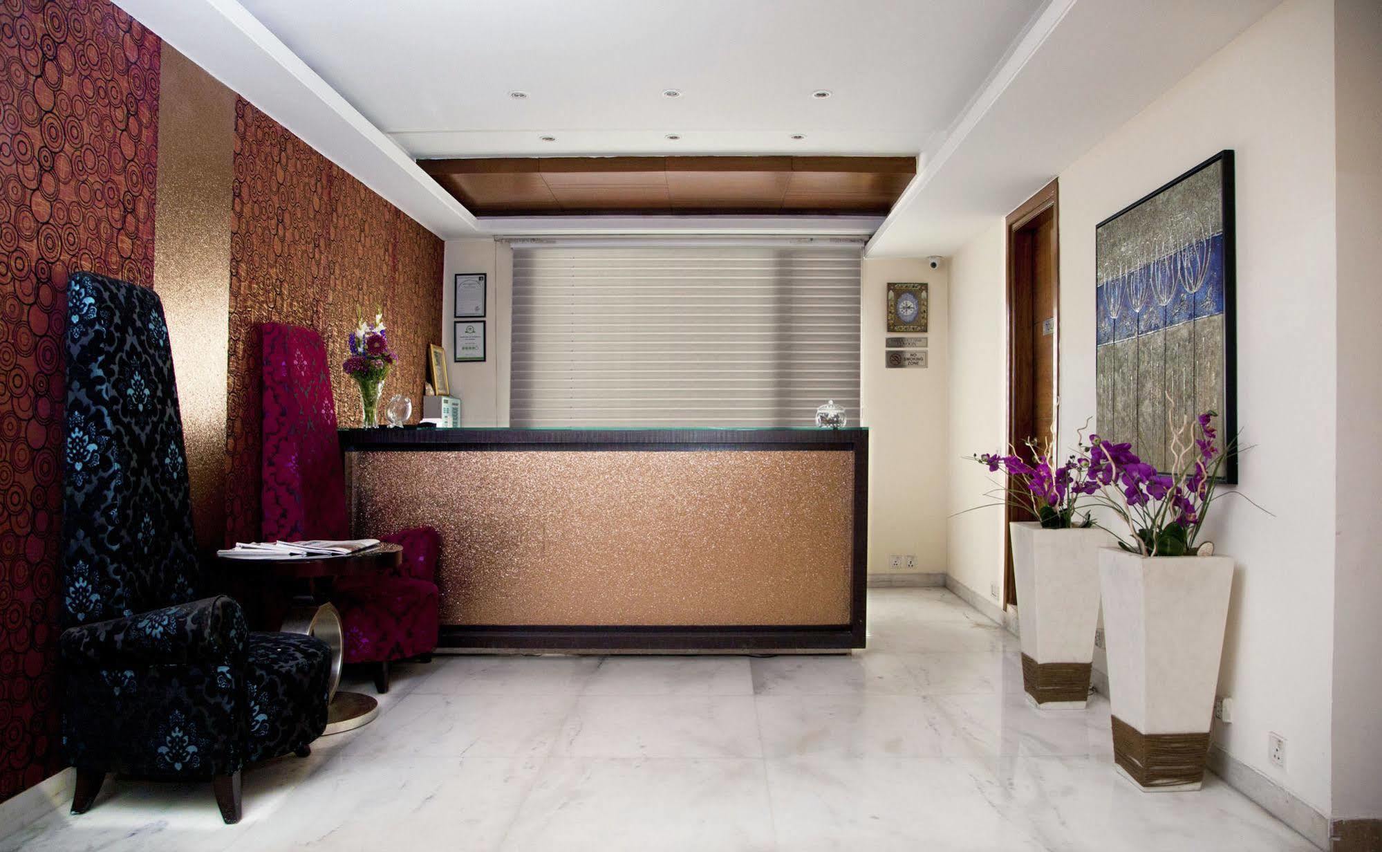 Alpina Hotels & Suites New Delhi Bagian luar foto