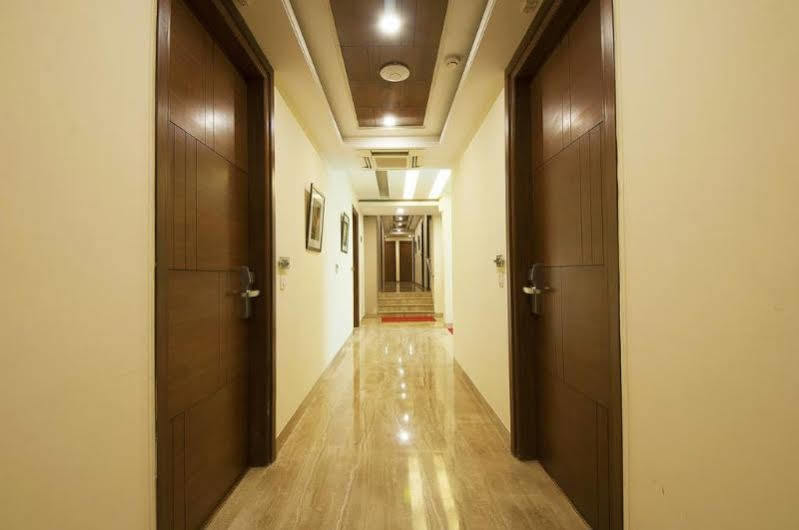 Alpina Hotels & Suites New Delhi Bagian luar foto